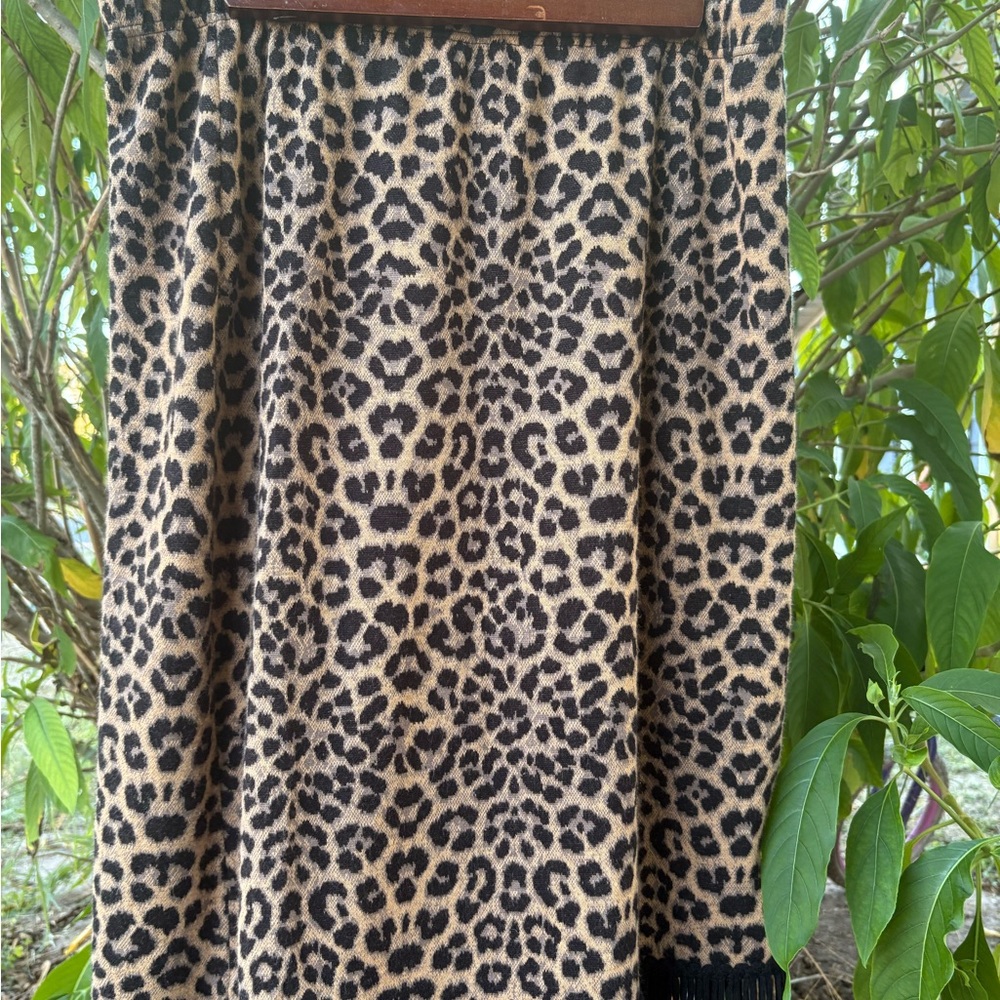 Nina Leonard Black and Tan Leopard midi skirt elastic waist